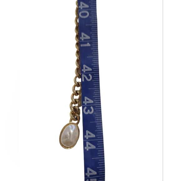 Saint John Gold and Pearl Belt - Picture 7 of 7